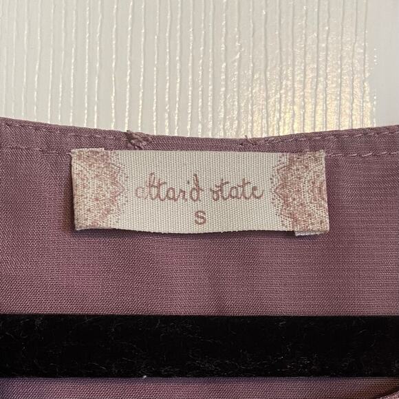 Altar'd State Mauve Purple Short Sleeve Lace Swing Mini Boho Dress Size Small - Picture 2 of 5